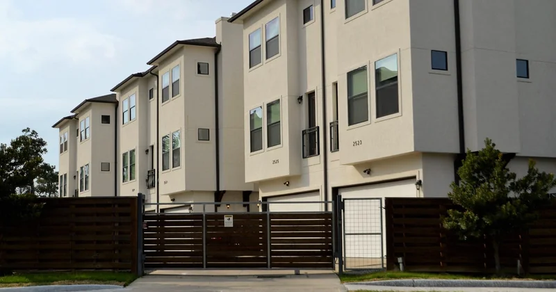 Logement et arrivées : les moments à risque